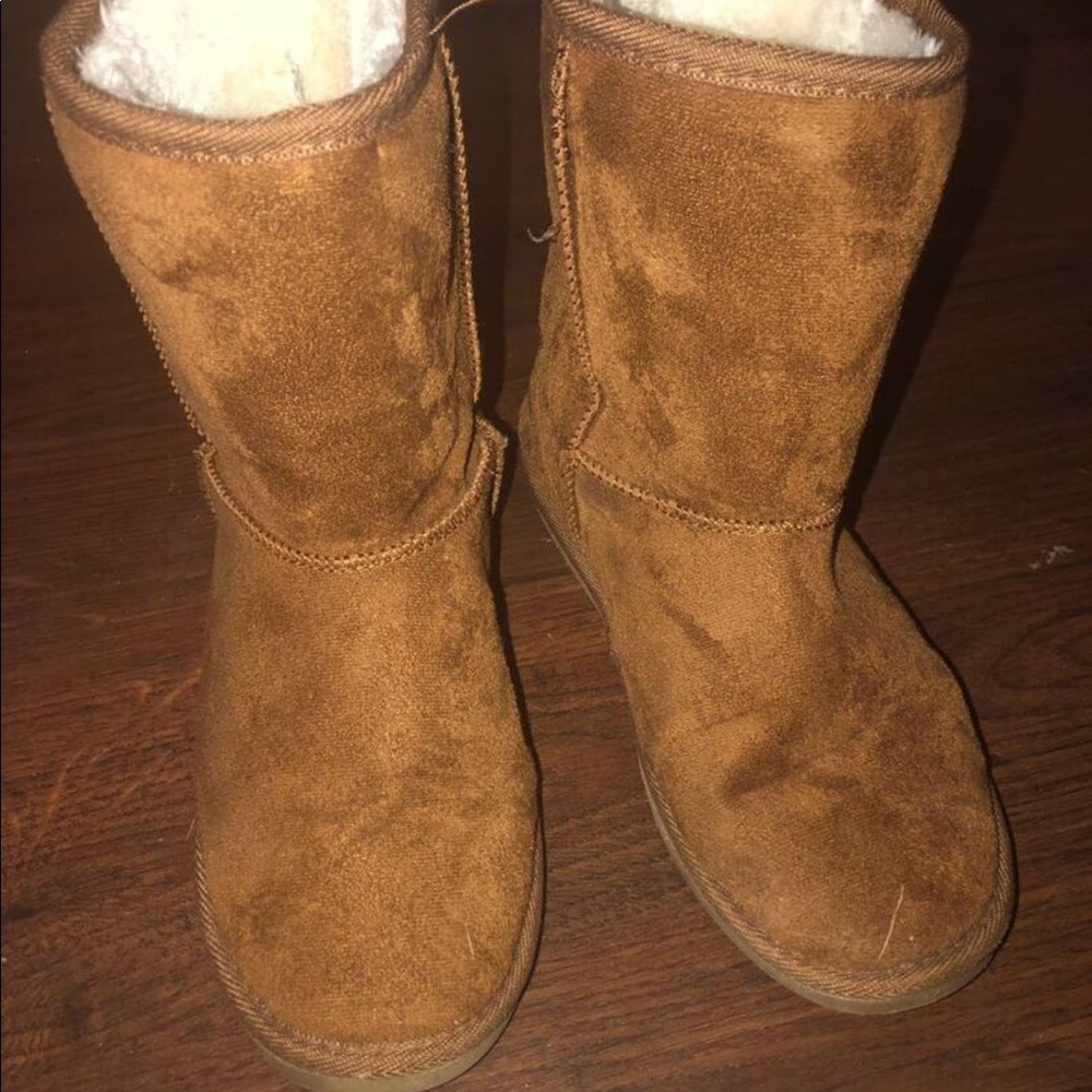 Off Brand Uggs